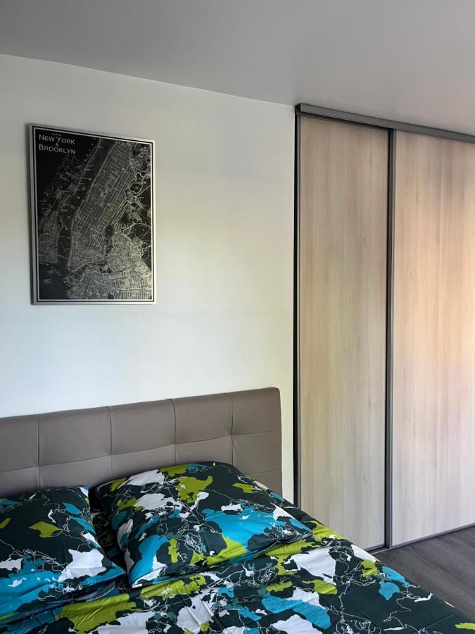 Superbe Appartement Au Bord Du Canal De St Quentin Saint-Quentin  Exterior photo